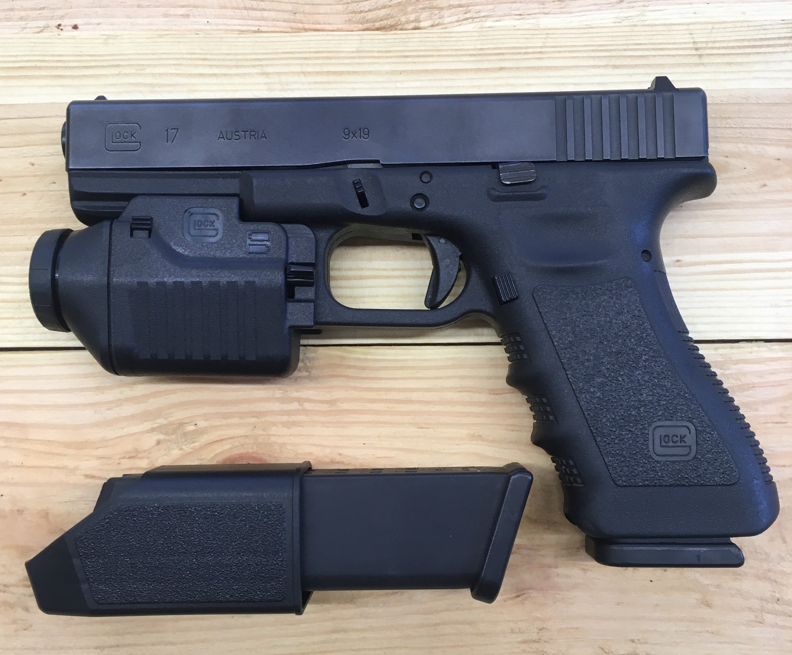 Pistole Glock 17, 9 x 19