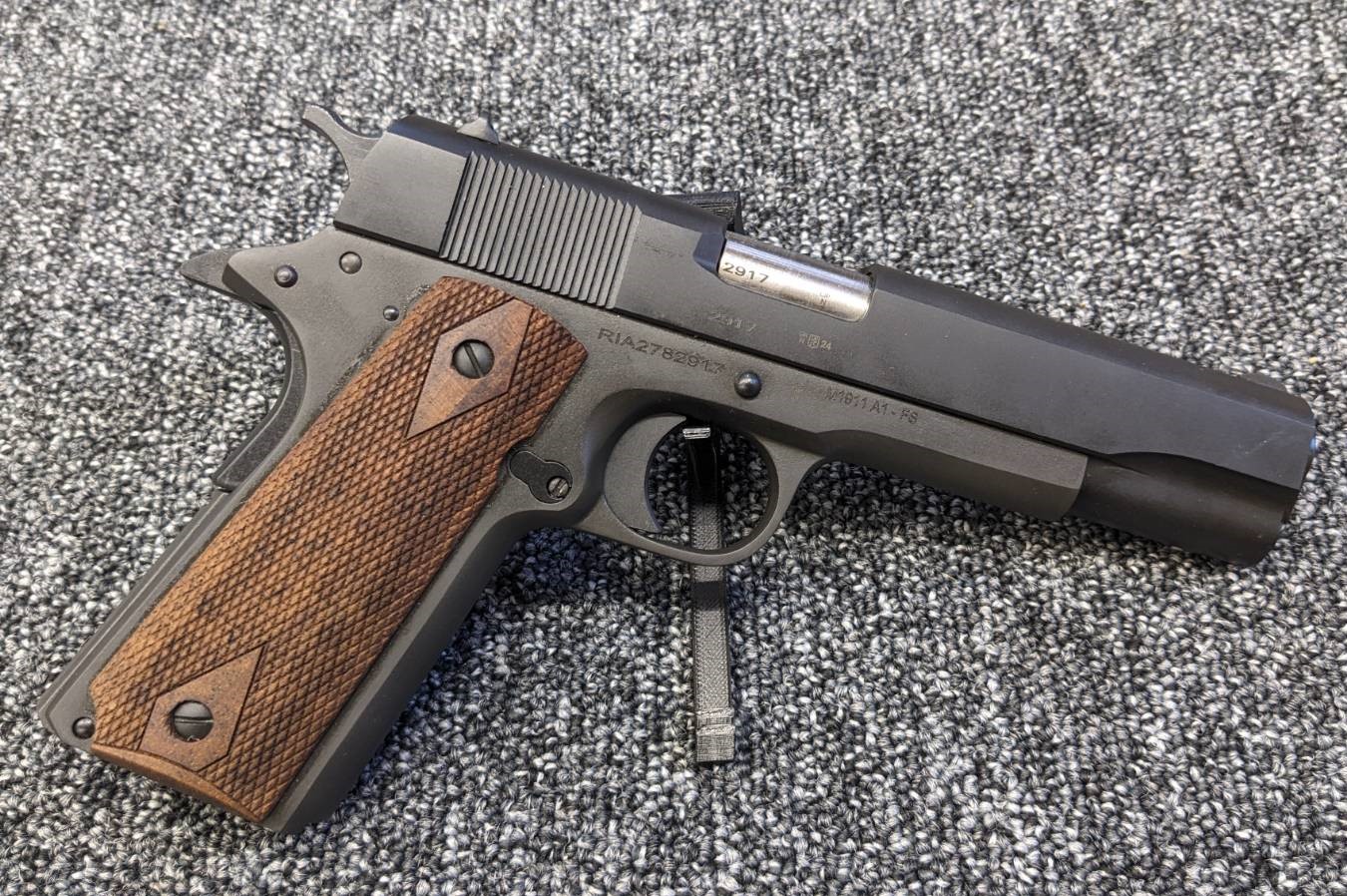 Pistole Rock Island Armory 1911 A1 FS .45 ACP + střenky Klinsky