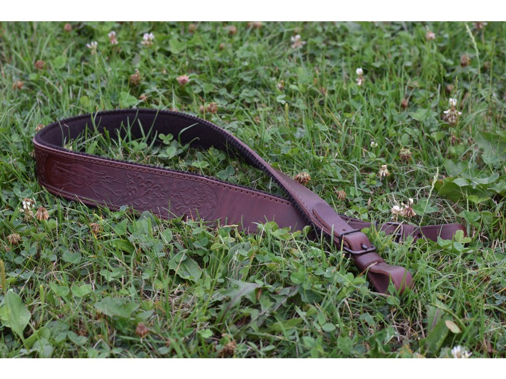 Exkluzivní kožený řemen na zbraň s ražbou motivů zvěře (filc)