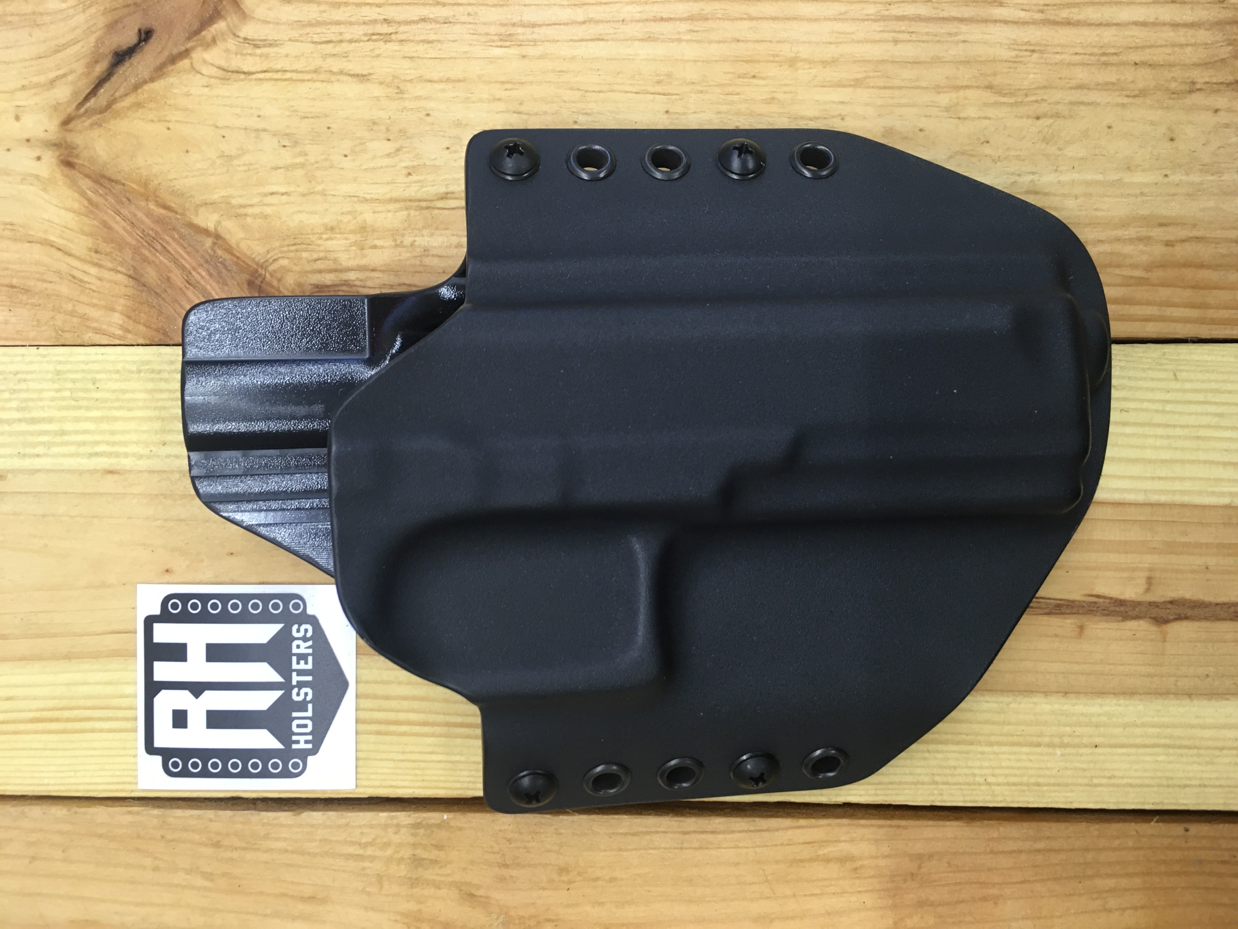 OWB - Steyr L9A2- vnější kydexové pouzdro, pravé, poloviční sweatguard, průvleky 40 mm, černá