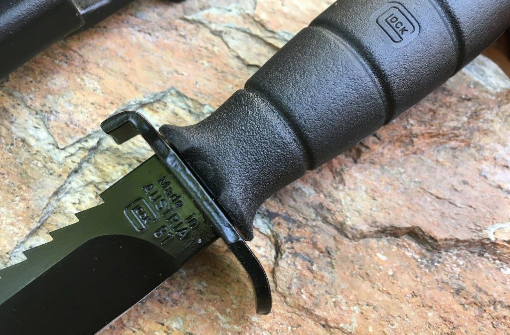 Nůž Glock FM 81 polní zelená s pilkou