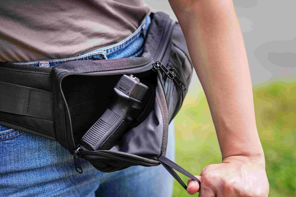 Jednoduchá Cross Body ledvinka pro skryté nošení zbraně Falco Holsters